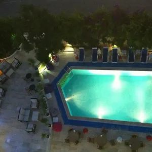 3* Otel Eyfel